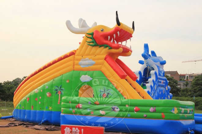 花山充气大滑梯